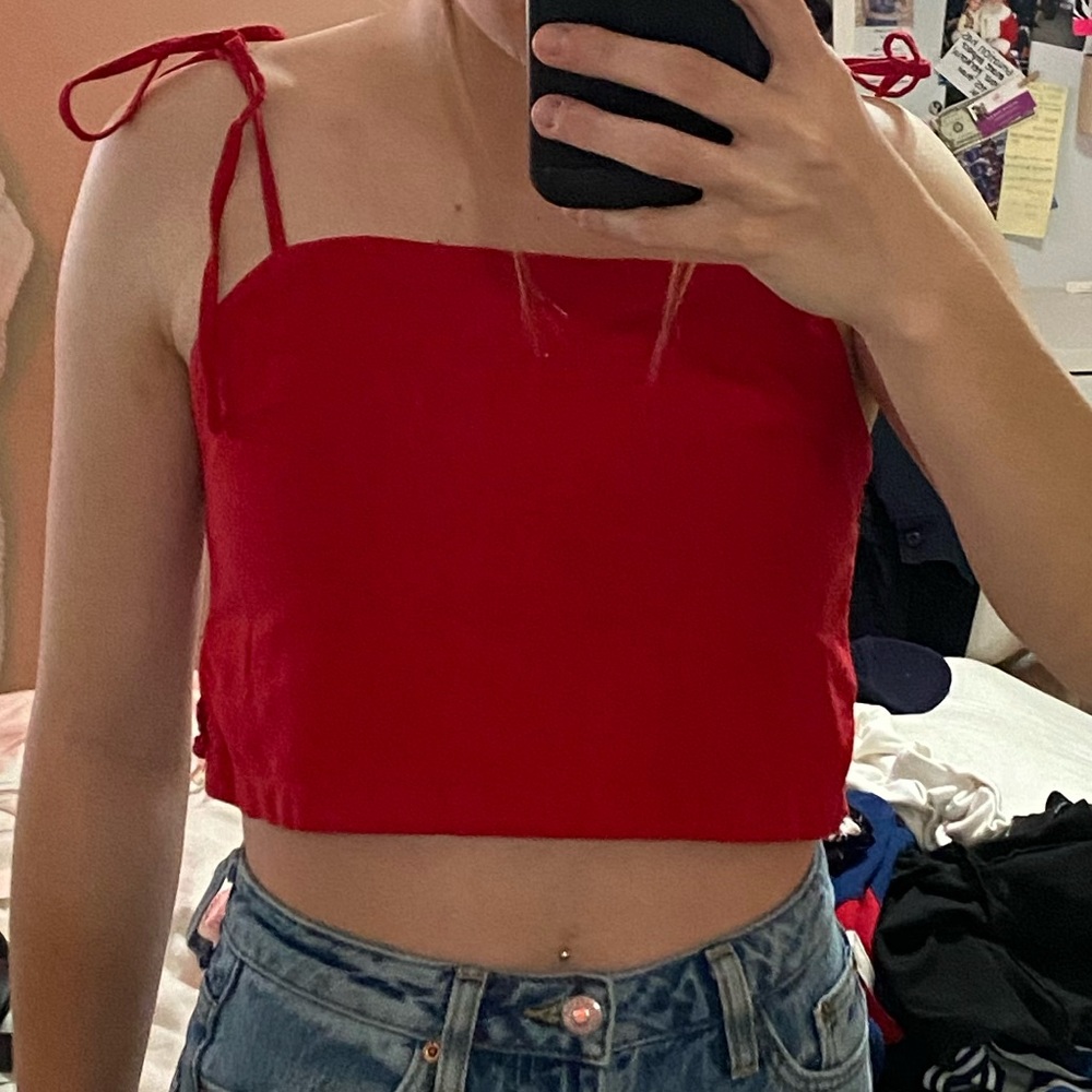 BRANDY MELVILLE TANK TOP
